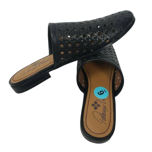 Patricia Nash Flavia Black Perforated Leather Slide Mule Shoes Size 6 NWOT - Picture 2 of 4